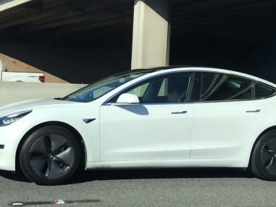 California kõige hõivatumal maanteel märgati roolis magavat Tesla juhti